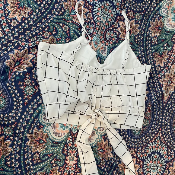 SHEIN Spaghetti Strap Crop Top Square Pattern - Picture 2 of 2